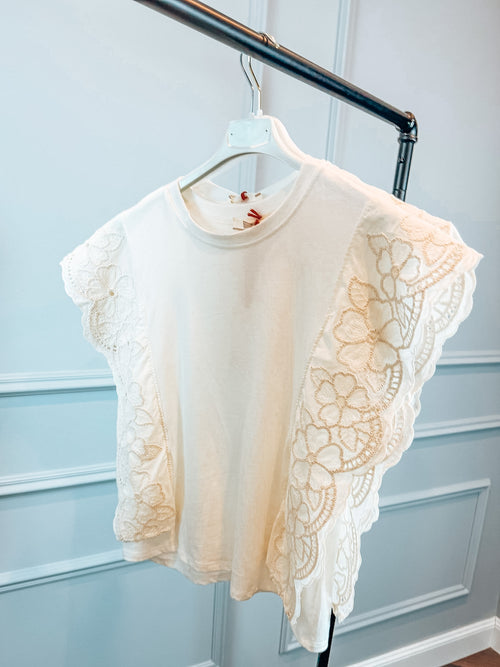 BLUSE creme mit Spitze