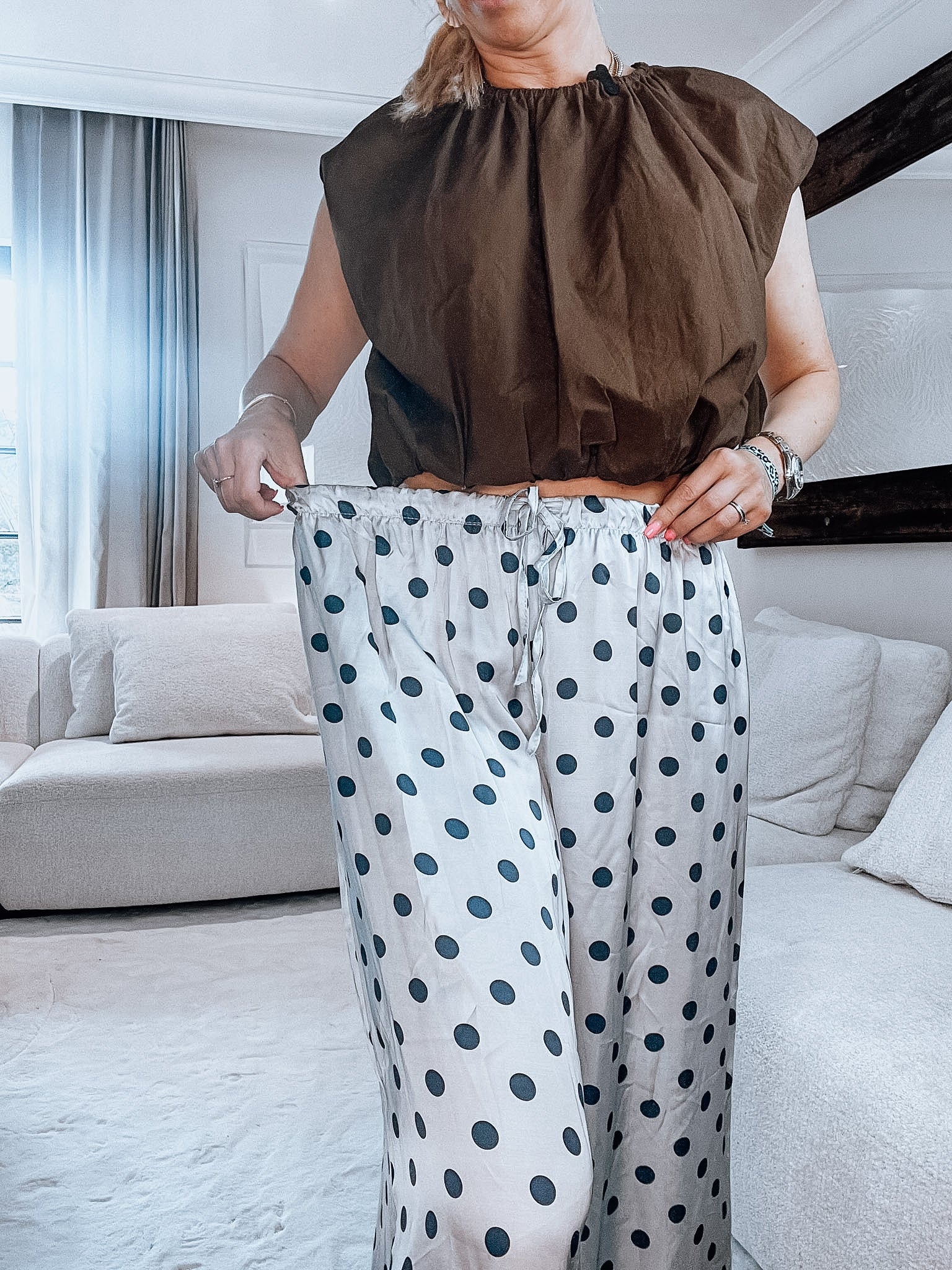 HOSE hellblau mit blauen Punkten