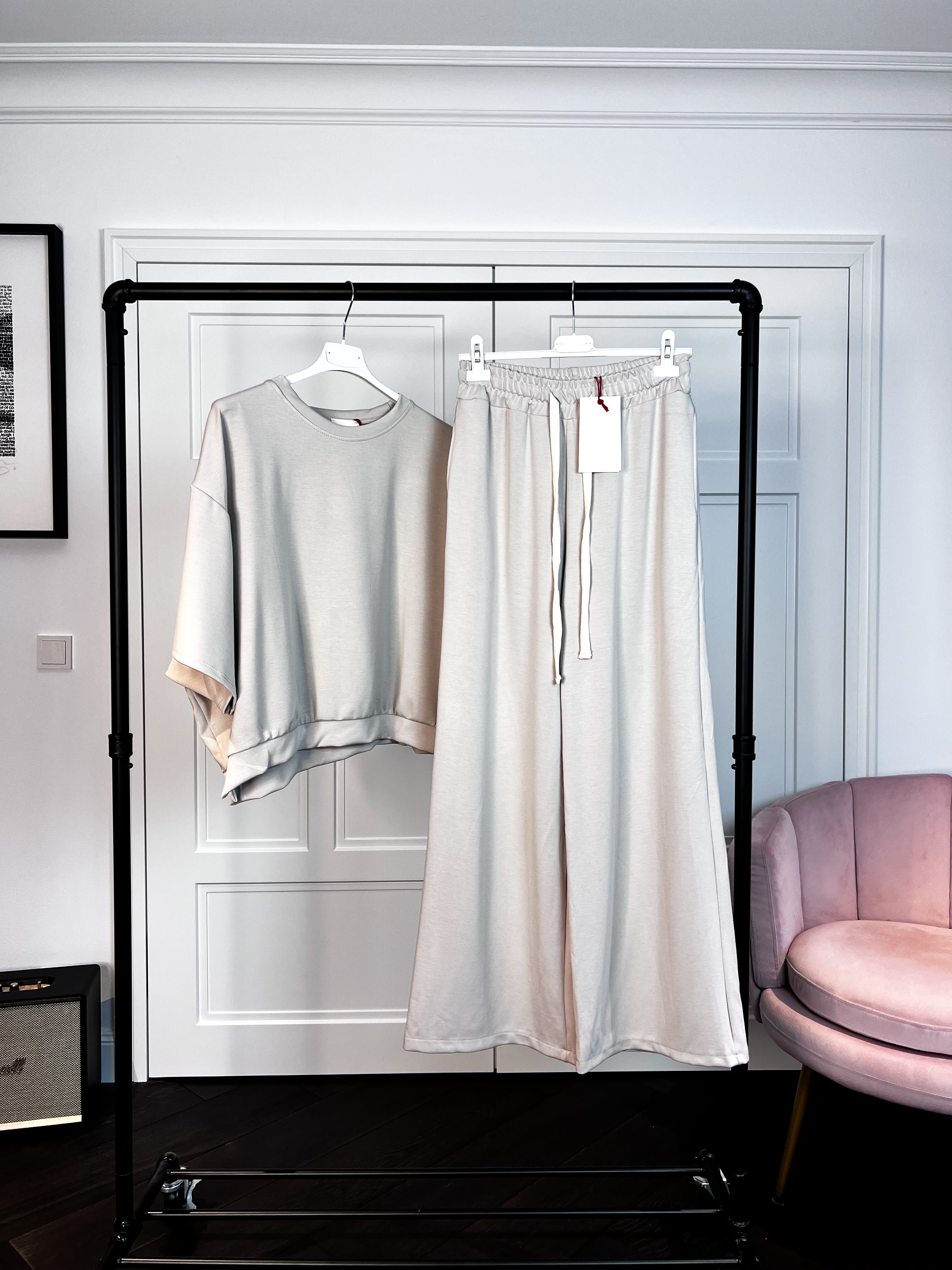 HOSE Butterstoff in Taupe