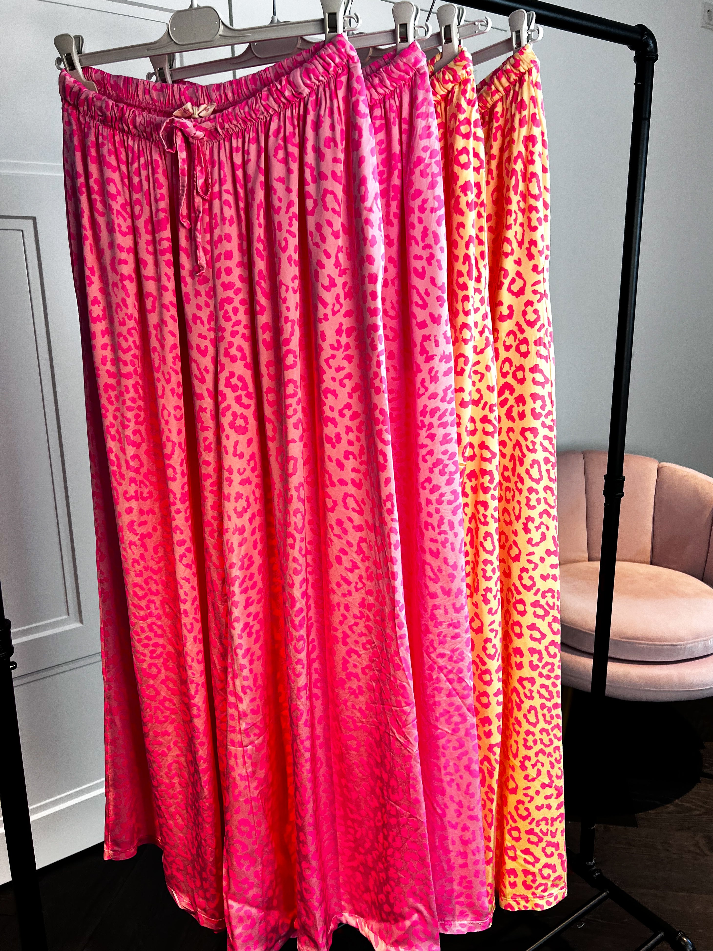 HOSE Leoprint Pink mit Neonpink