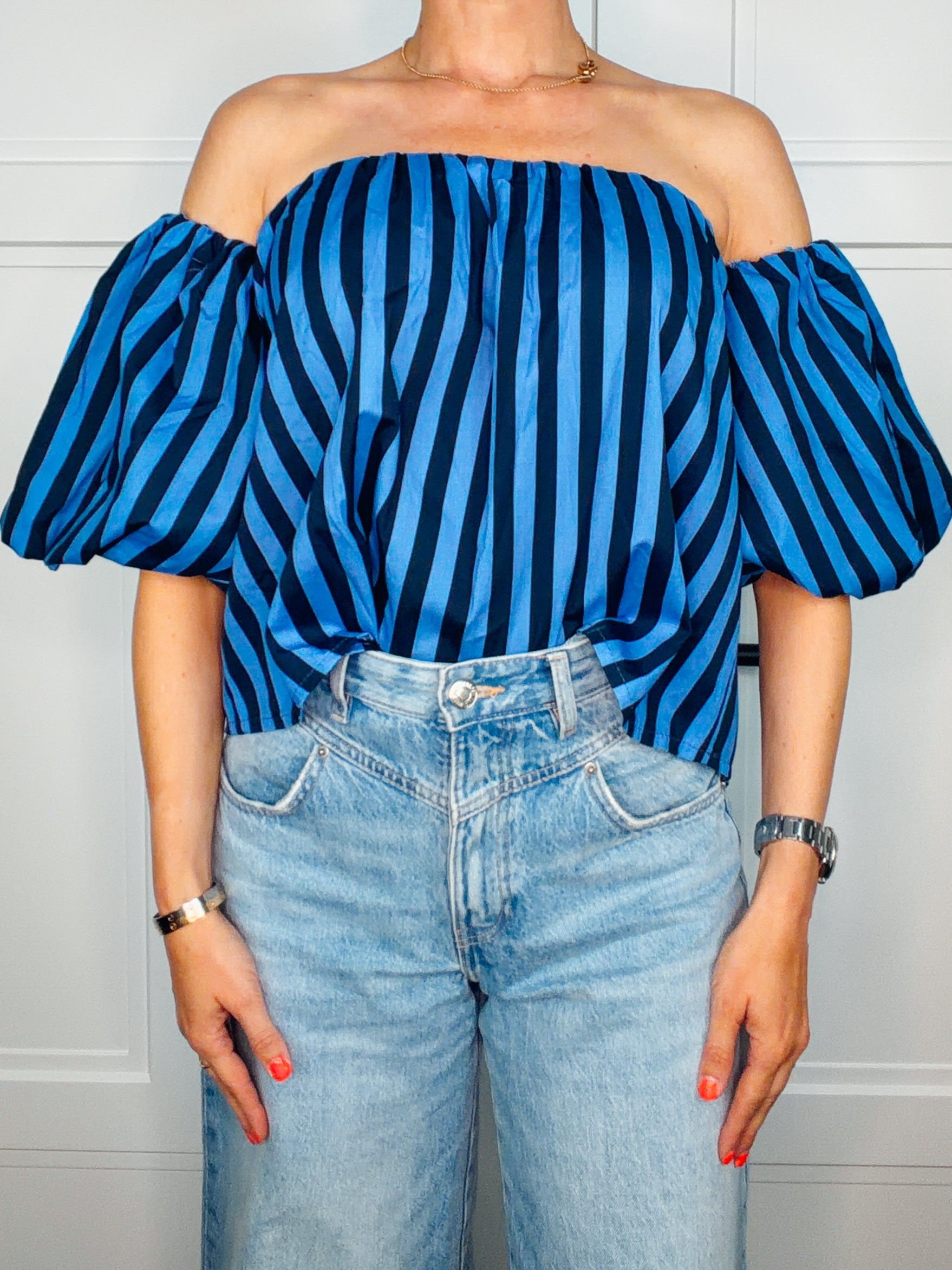 Schulterfreie Baumwollbluse "Cobalt-Blau Stripes" – Made in Italy