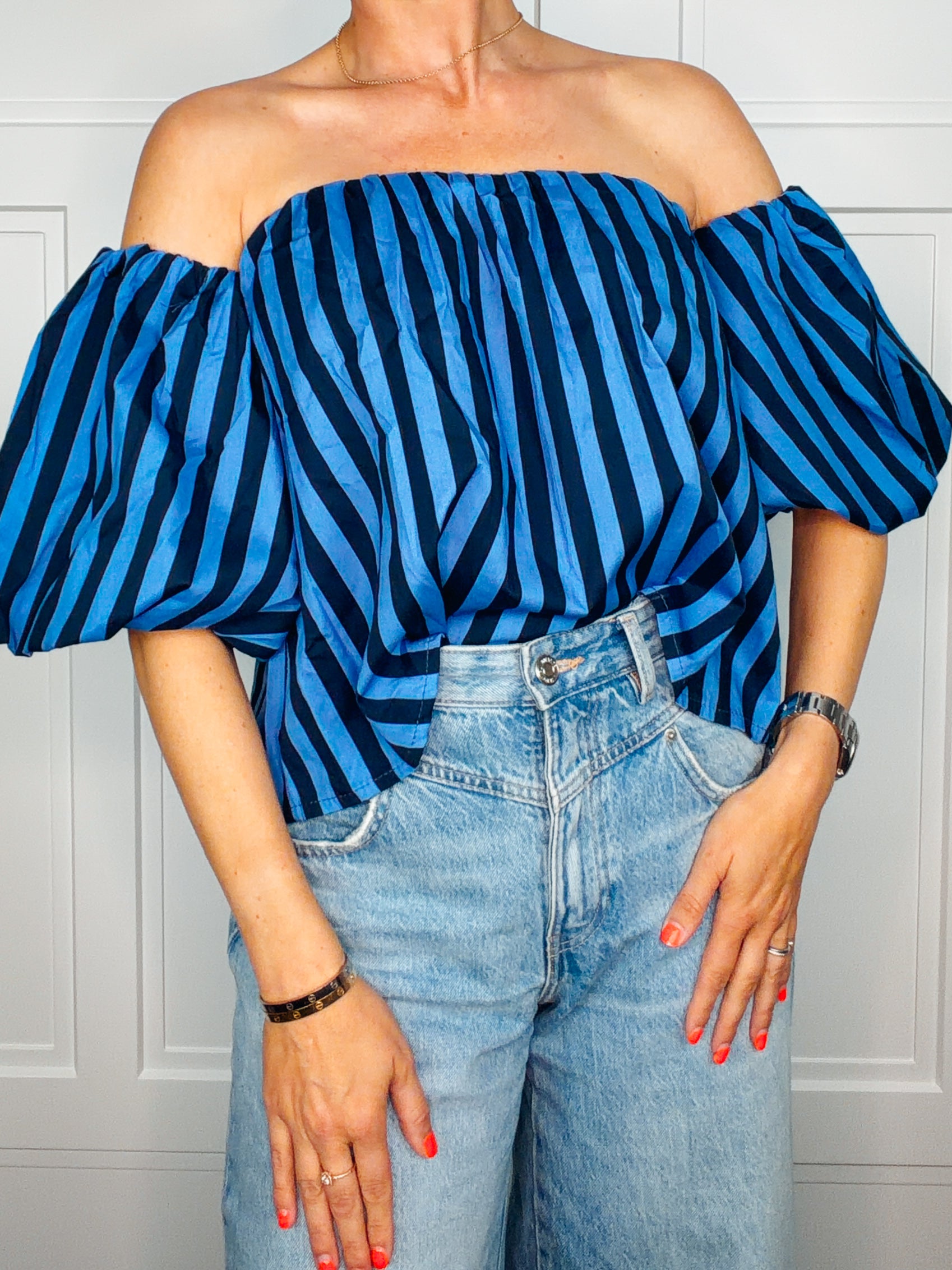 Schulterfreie Baumwollbluse "Cobalt-Blau Stripes" – Made in Italy