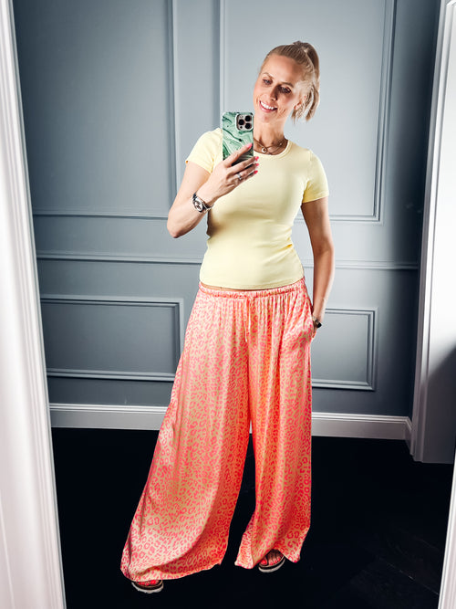 HOSE Leoprint Buttergelb mit Neonpink
