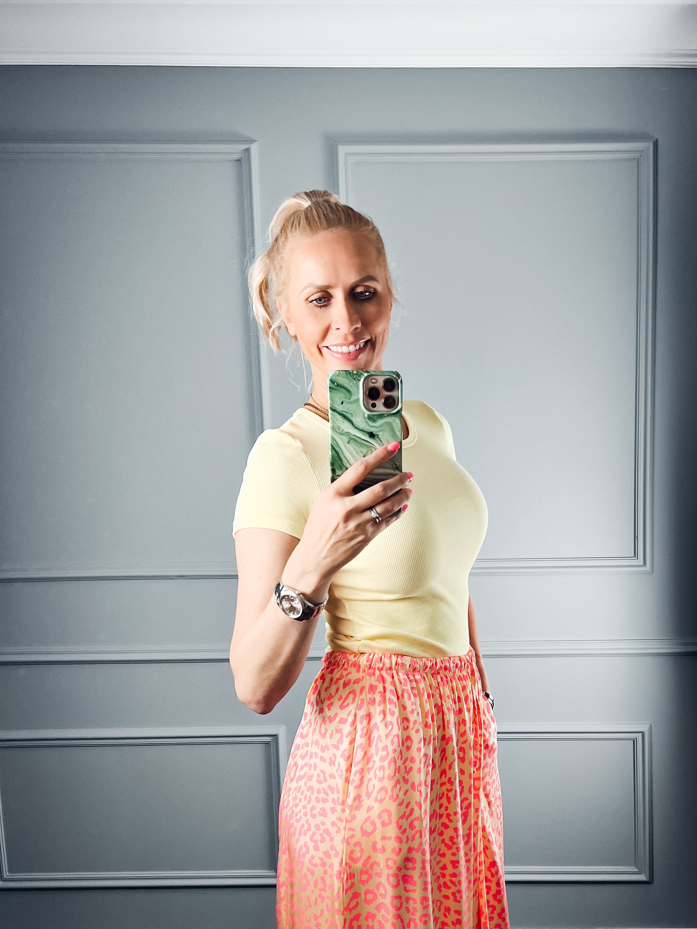 HOSE Leoprint Buttergelb mit Neonpink