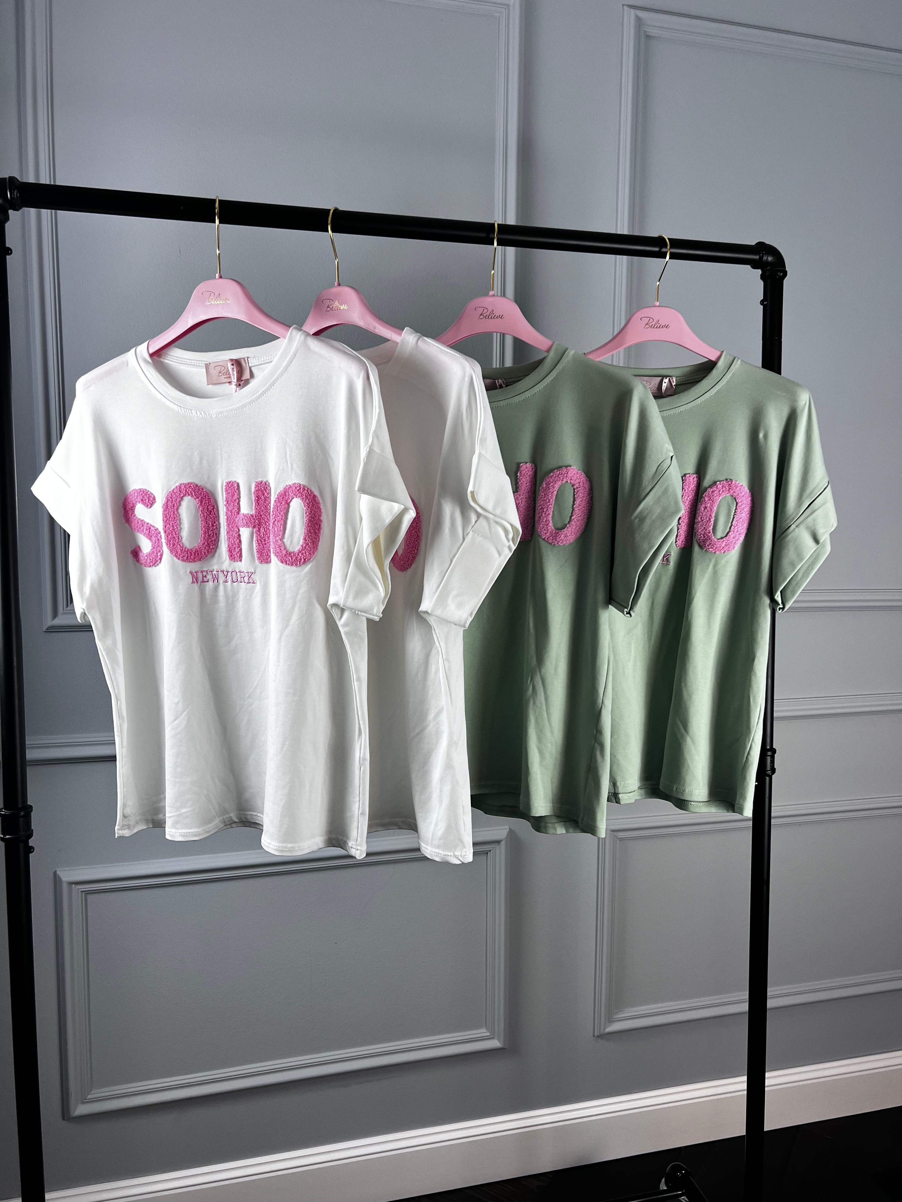 T-SHIRT weiß mit Soho Schriftzug